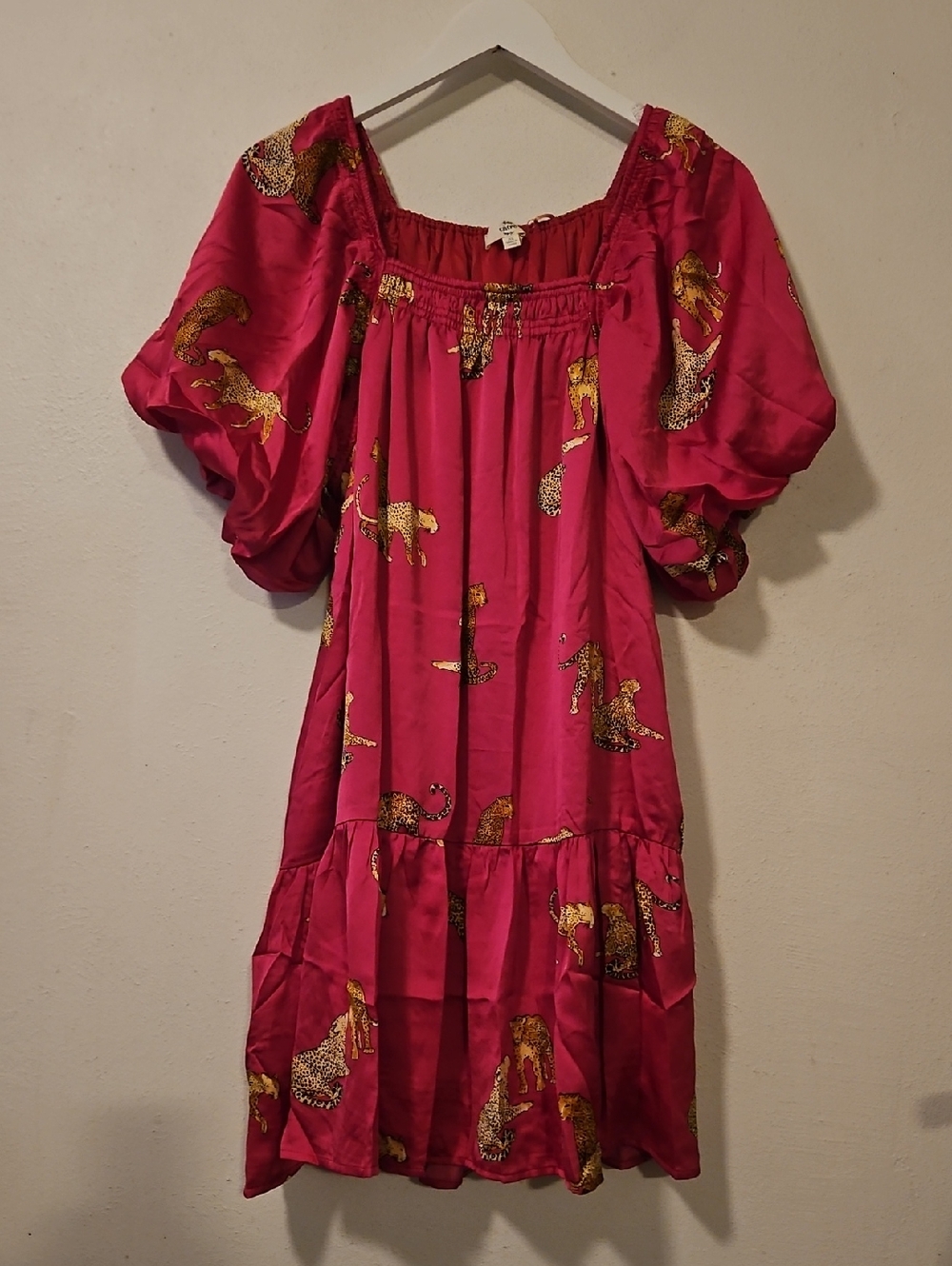 entro Fuchsia Puff-Sleeve Mini Dress with Gold Leopard Print